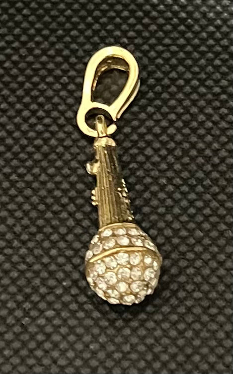 0ro laminado microphone charms