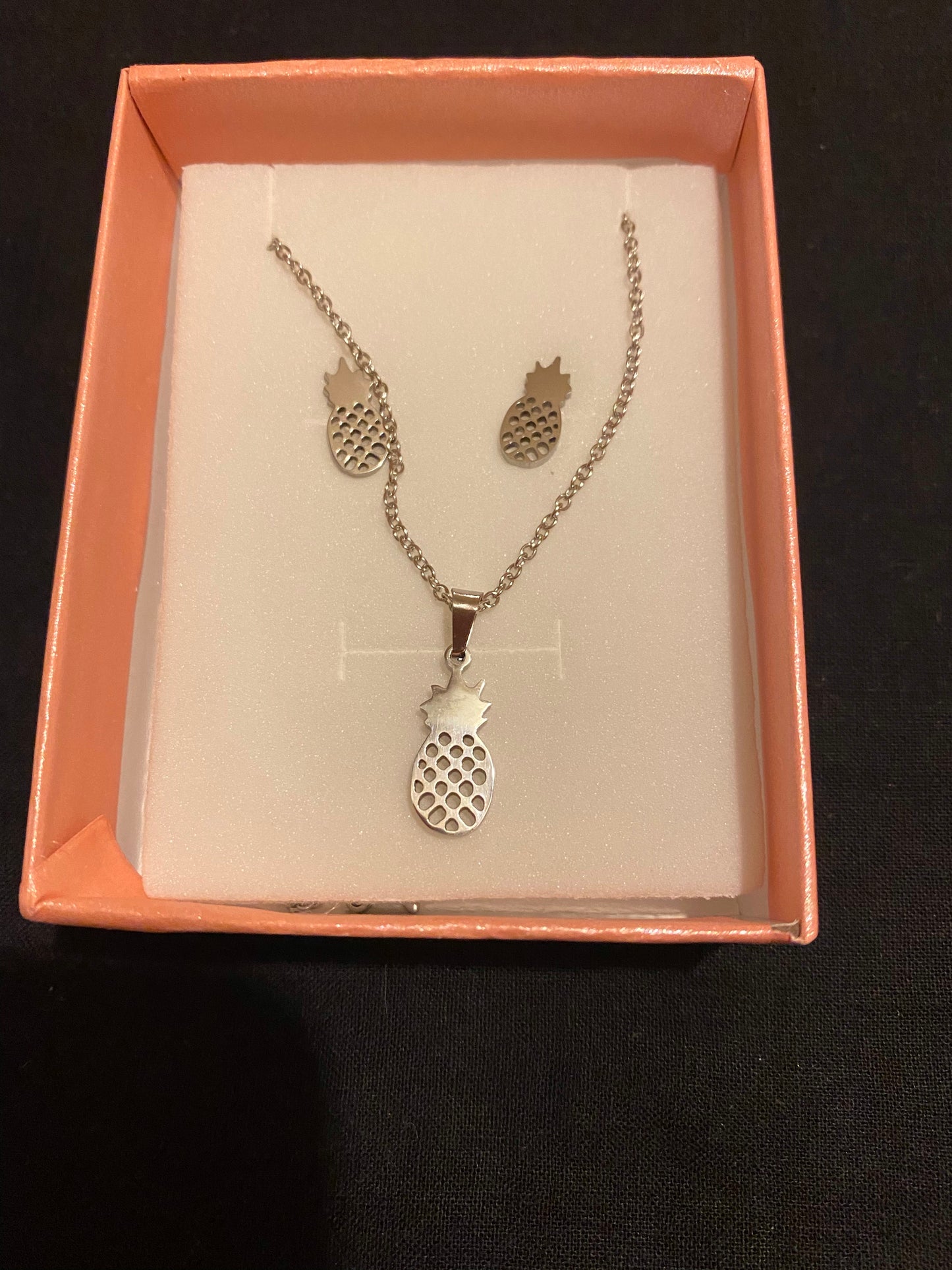 Pineapple earrings and necklace