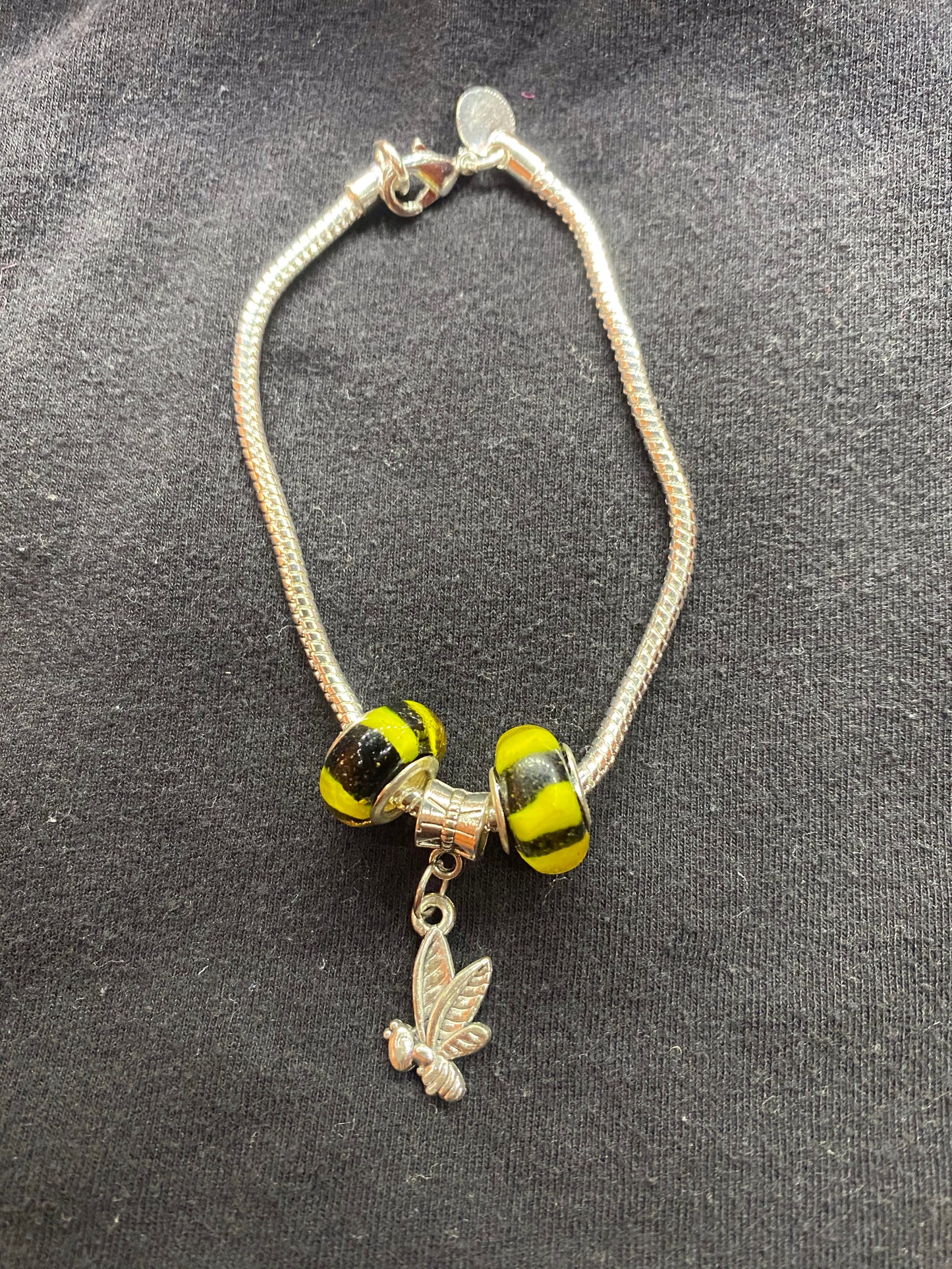 Bee bracelet edition