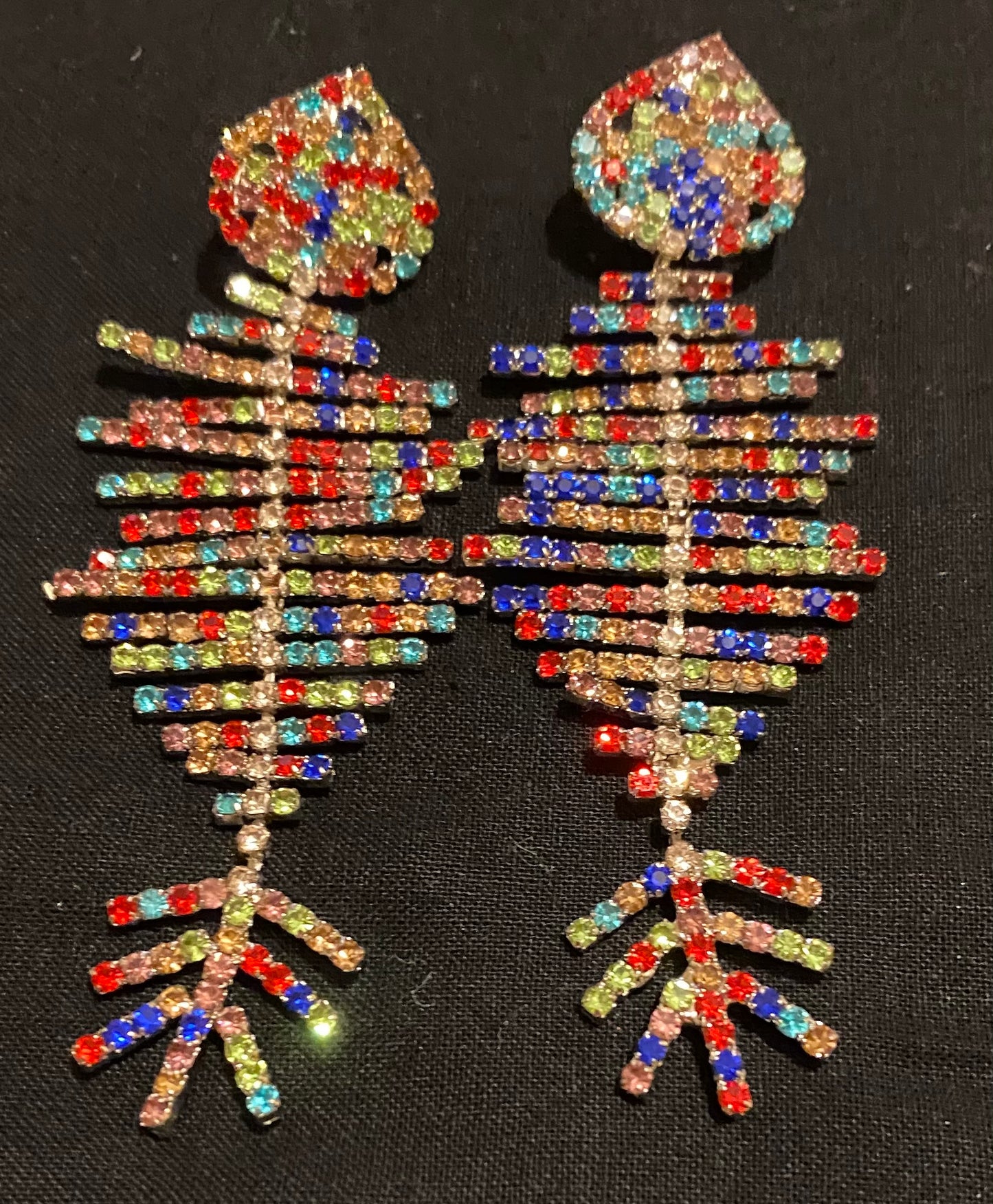 Fish bone fantasy garments earrings