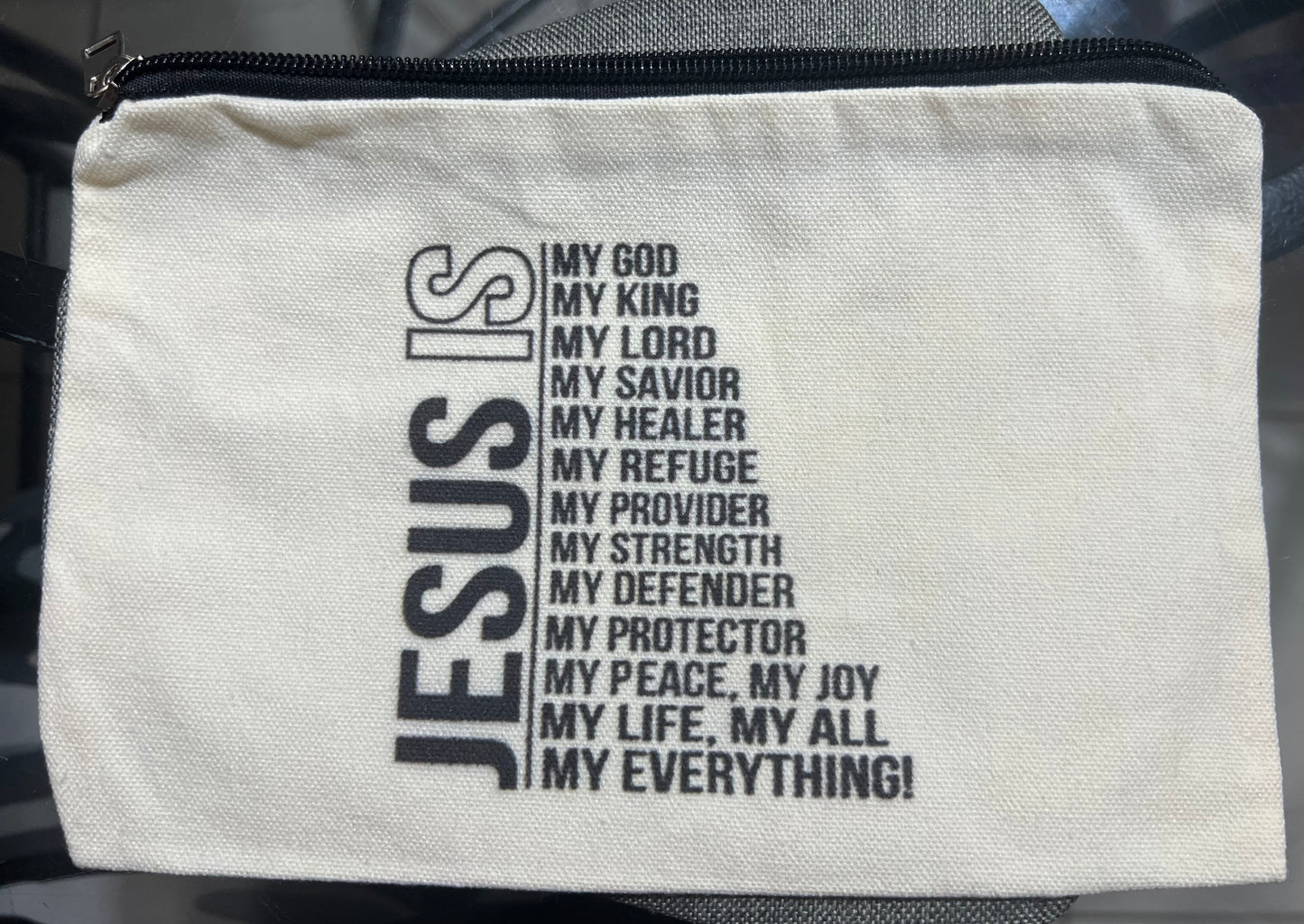 Jesús makeup bag