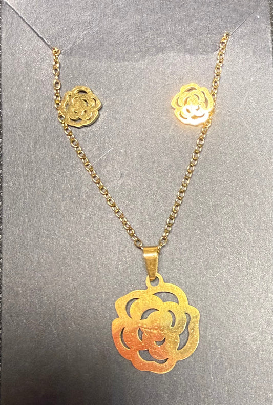 Flower necklace and earrings set