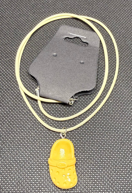 Chancleta power necklace
