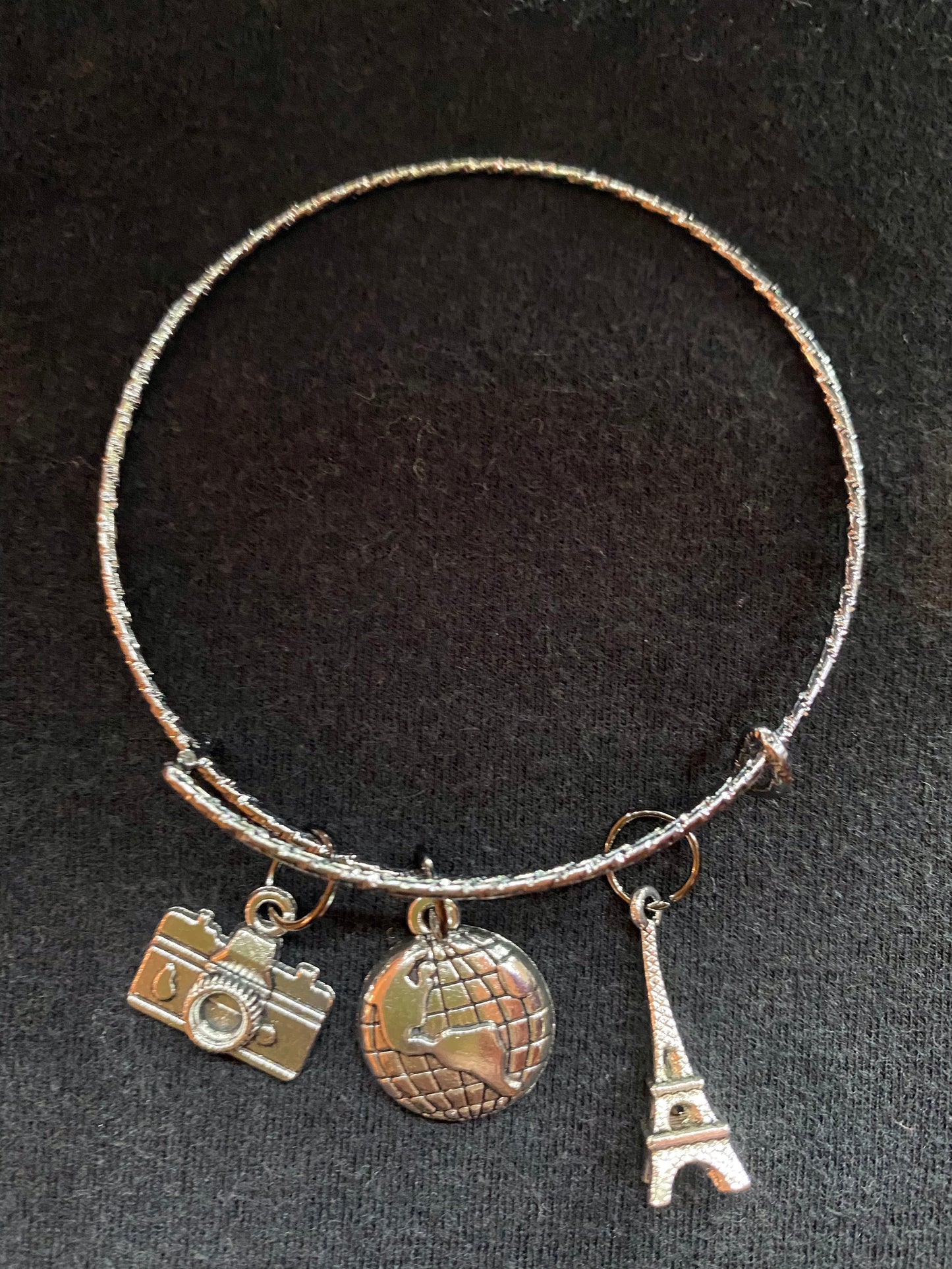 Traveling bracelet edition