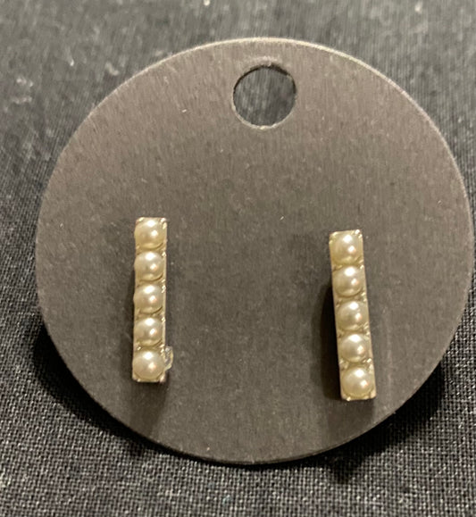 Small Pearl earrings