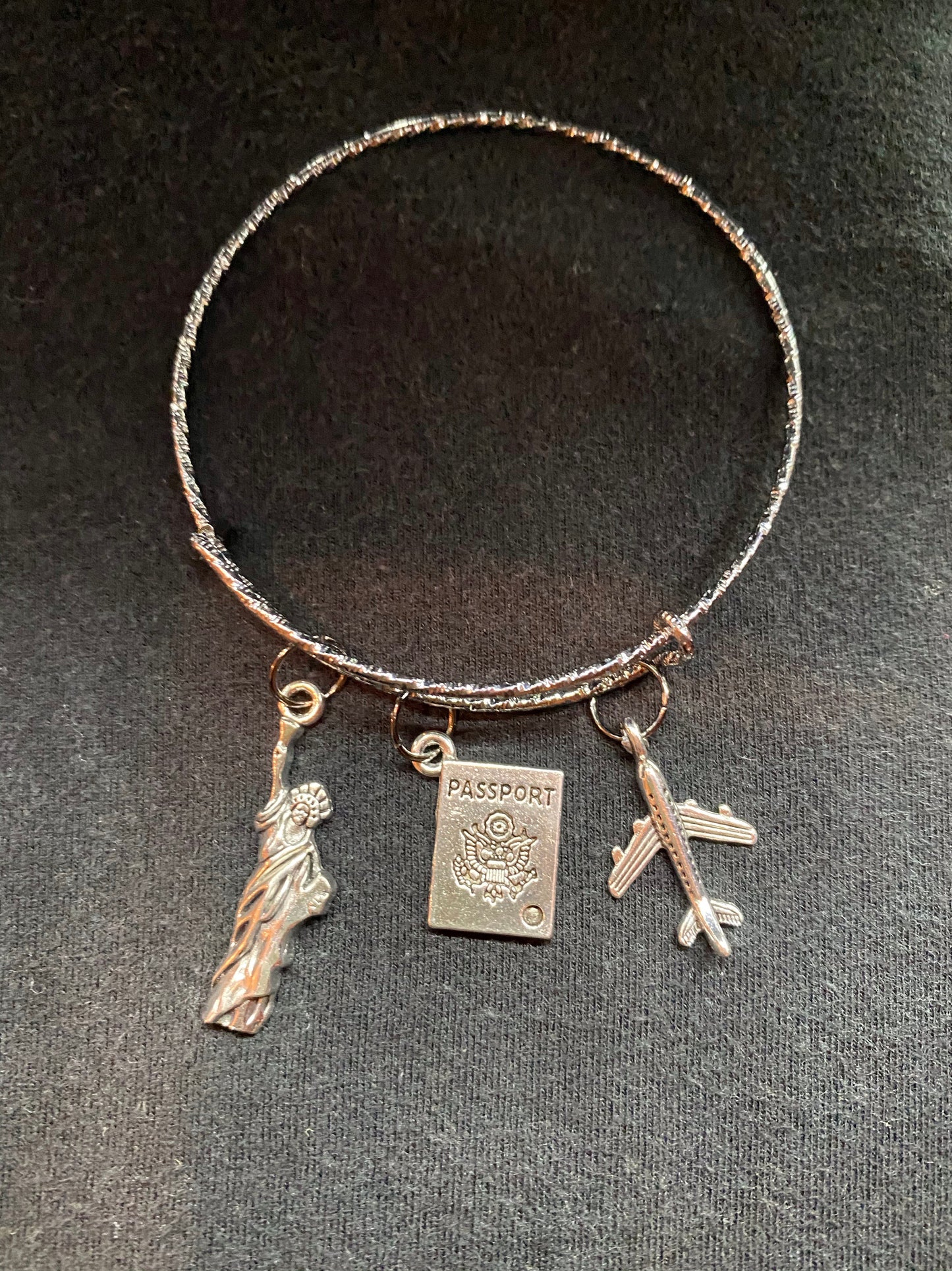 Traveling bracelet edition