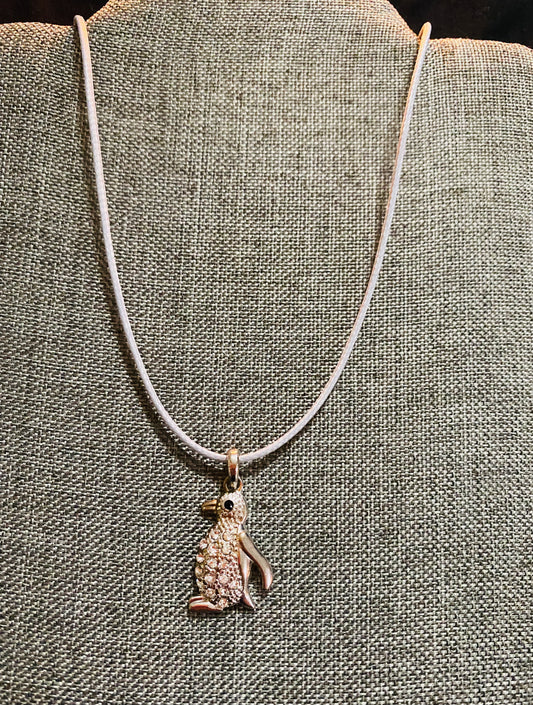 Pingüin necklace