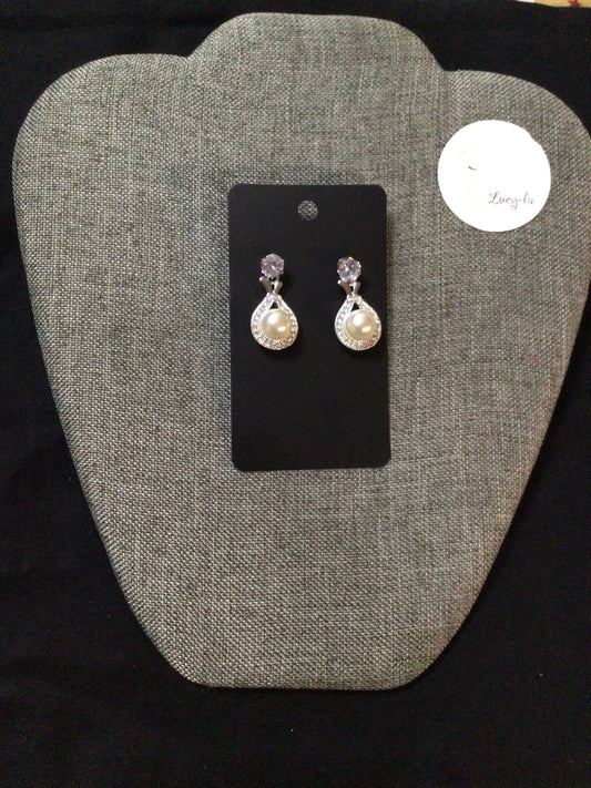 Pearl earrings