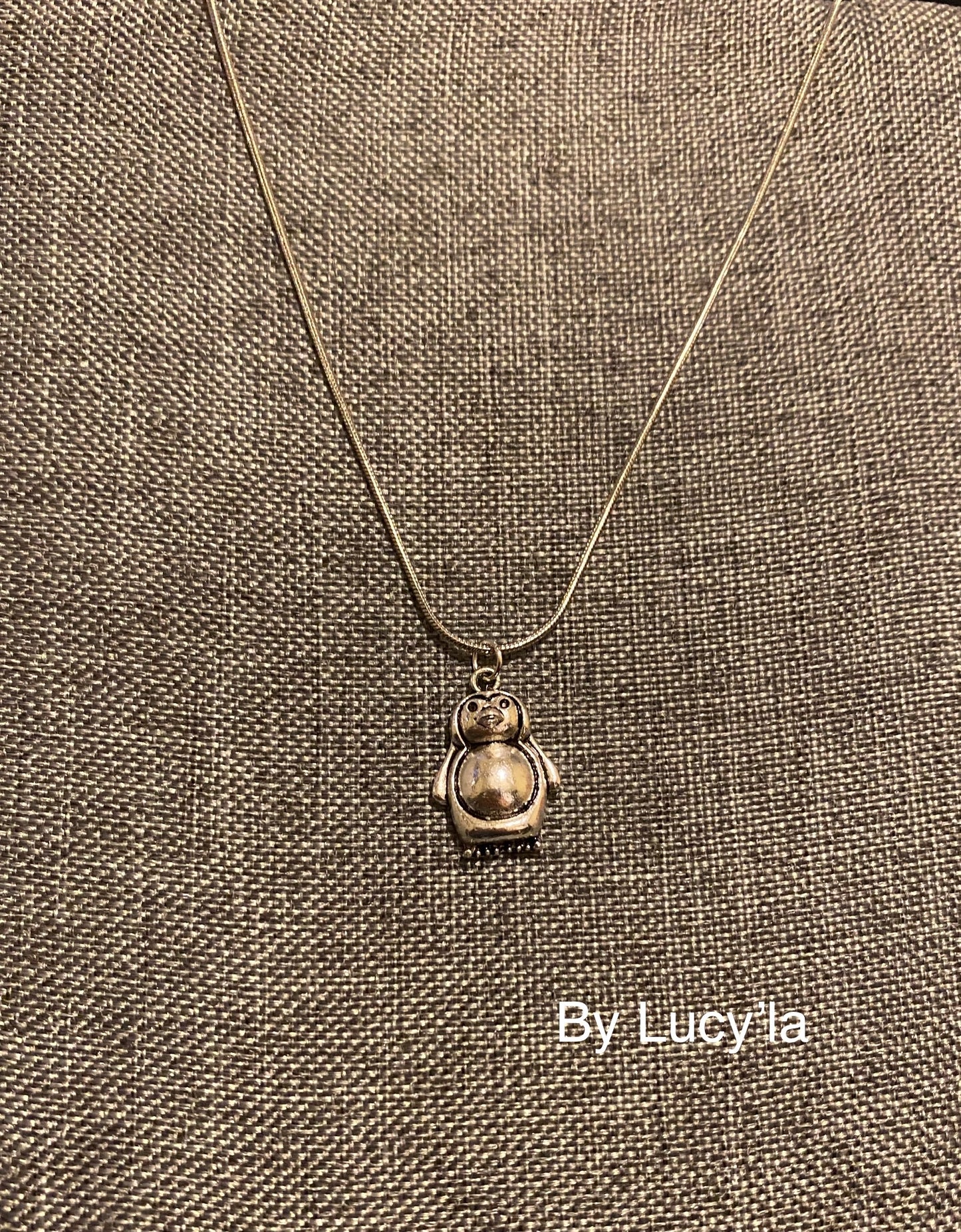 Pingüinos necklace