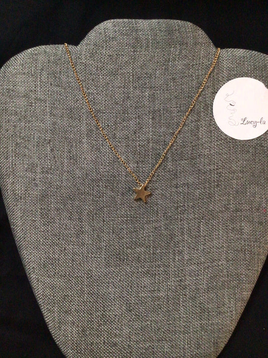 Star short necklace