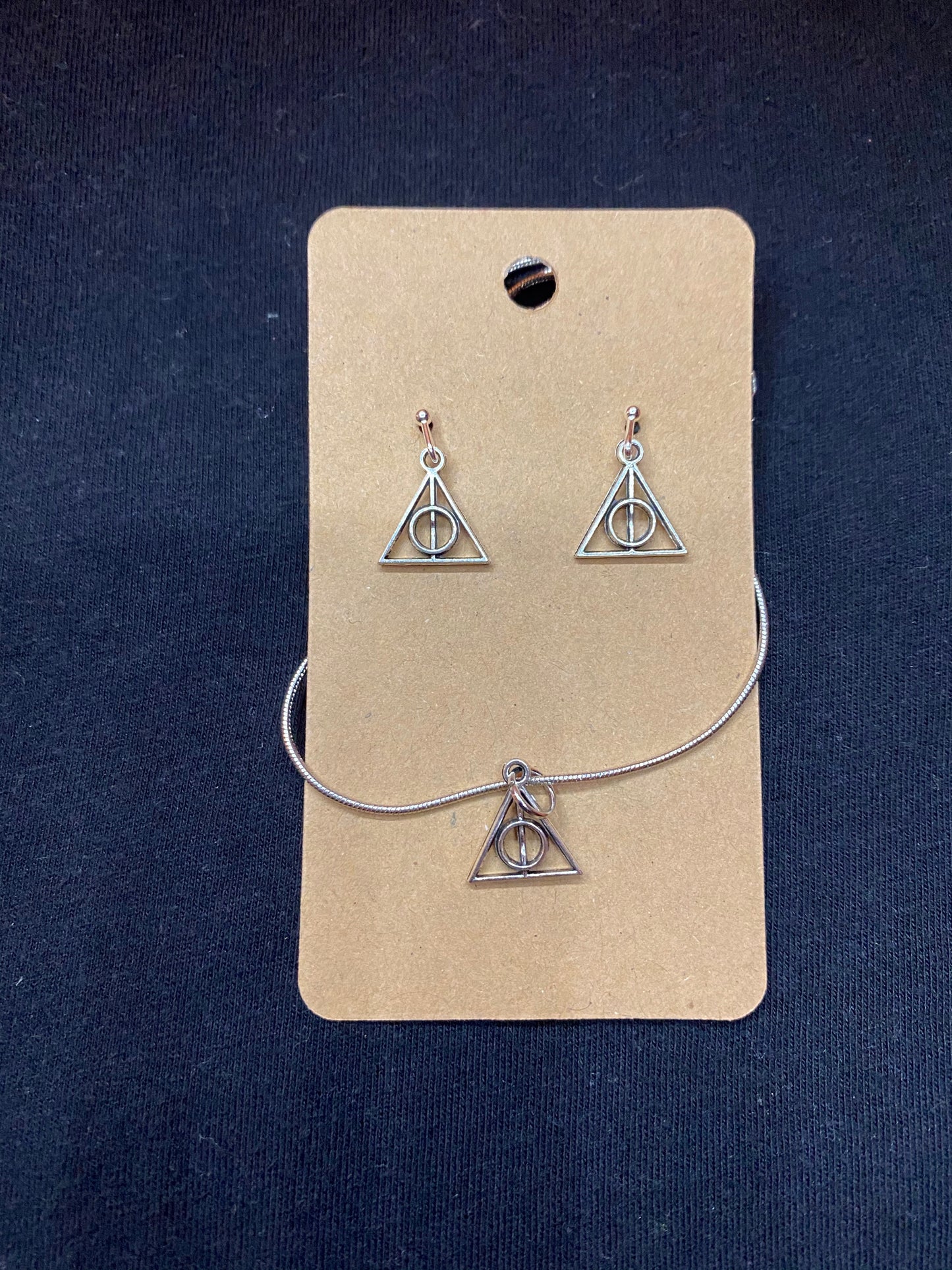 Always earrings and necklace edition
